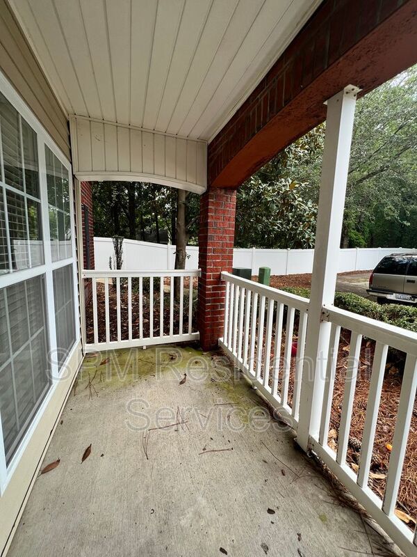1st Floor Condo with Upgraded Kitchen and Community Amenities property image