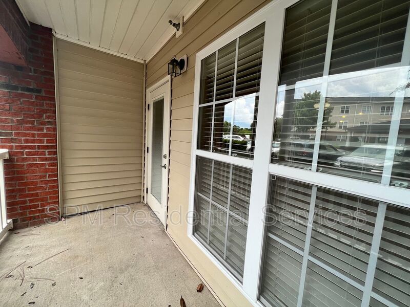 1st Floor Condo with Upgraded Kitchen and Community Amenities property image