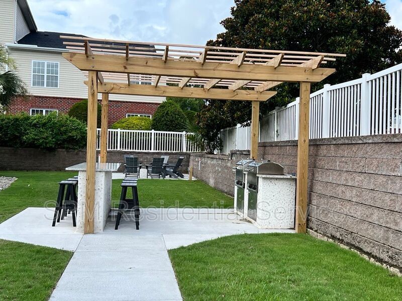 1st Floor Condo with Upgraded Kitchen and Community Amenities property image