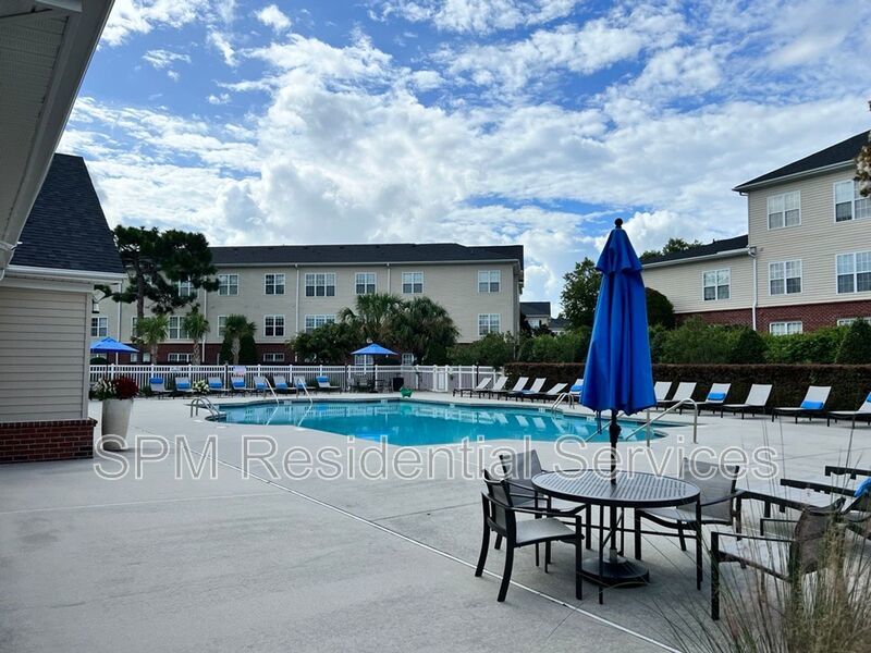 1st Floor Condo with Upgraded Kitchen and Community Amenities property image