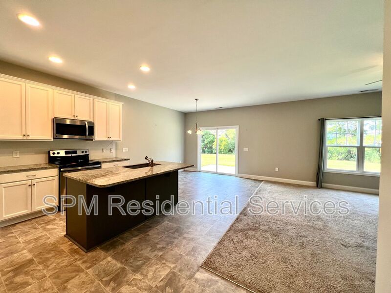 Community Pool, Playground, close Belville Park and Restaurants. property image