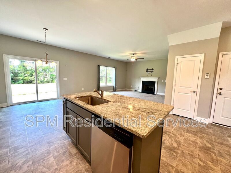 Community Pool, Playground, close Belville Park and Restaurants. property image