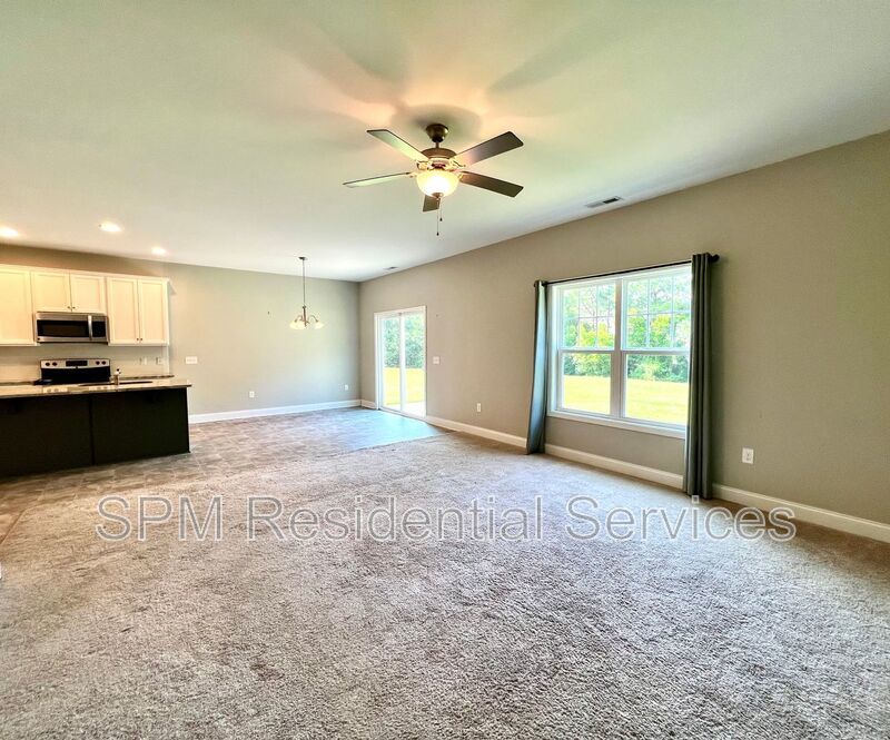 Community Pool, Playground, close Belville Park and Restaurants. property image