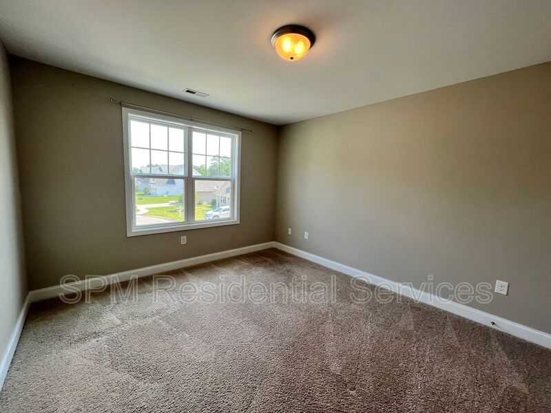 Community Pool, Playground, close Belville Park and Restaurants. property image