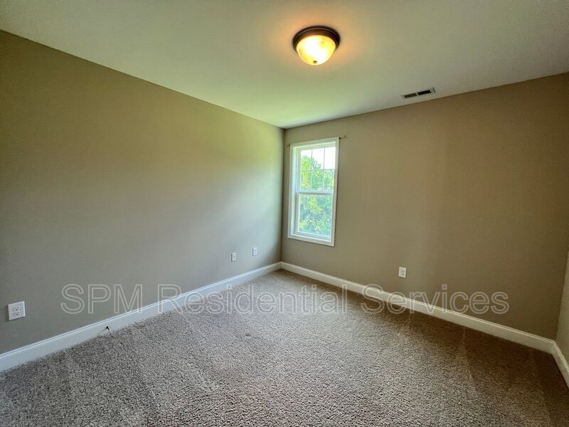 Community Pool, Playground, close Belville Park and Restaurants. property image