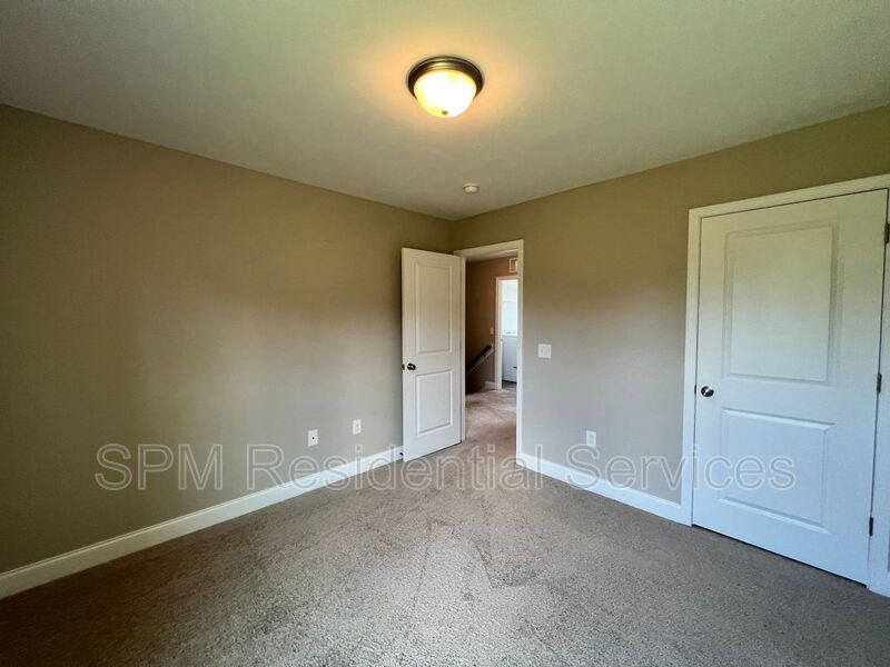 Community Pool, Playground, close Belville Park and Restaurants. property image