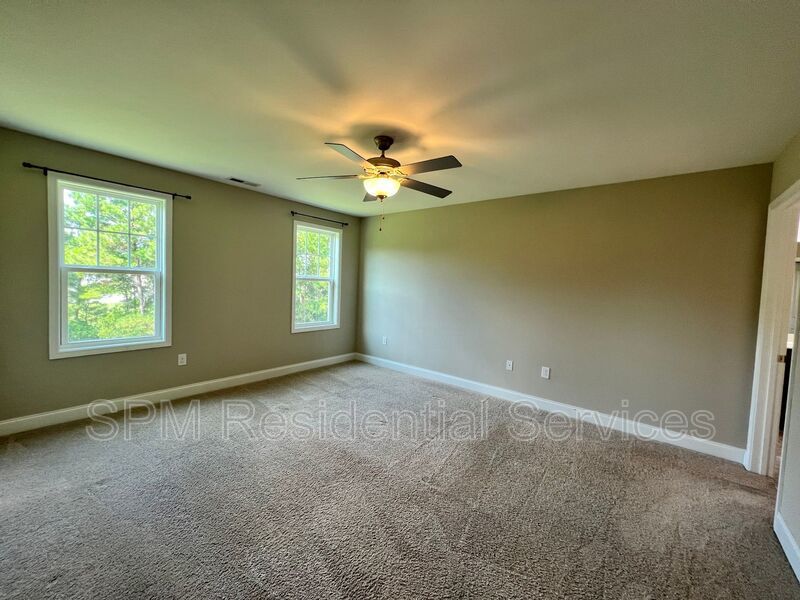 Community Pool, Playground, close Belville Park and Restaurants. property image