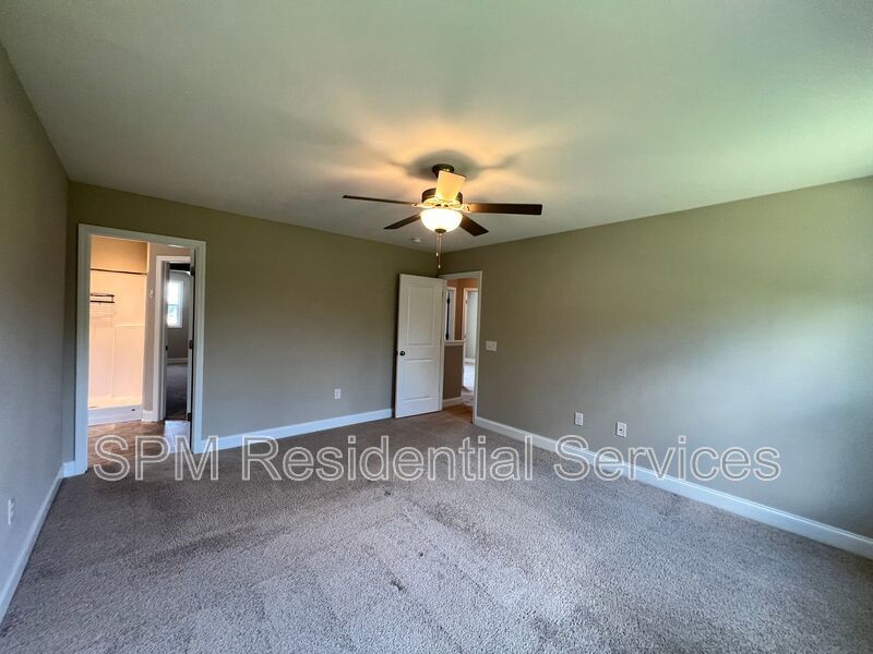 Community Pool, Playground, close Belville Park and Restaurants. property image