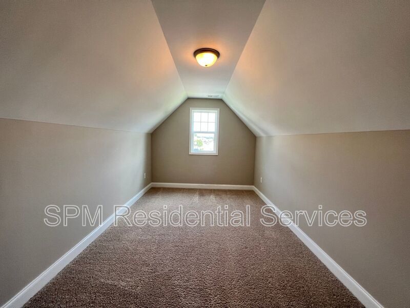 Community Pool, Playground, close Belville Park and Restaurants. property image