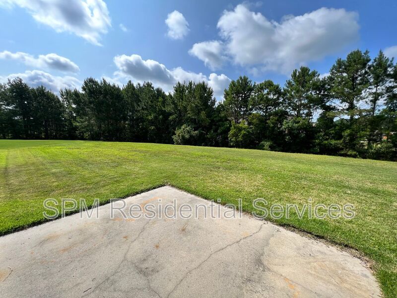 Community Pool, Playground, close Belville Park and Restaurants. property image