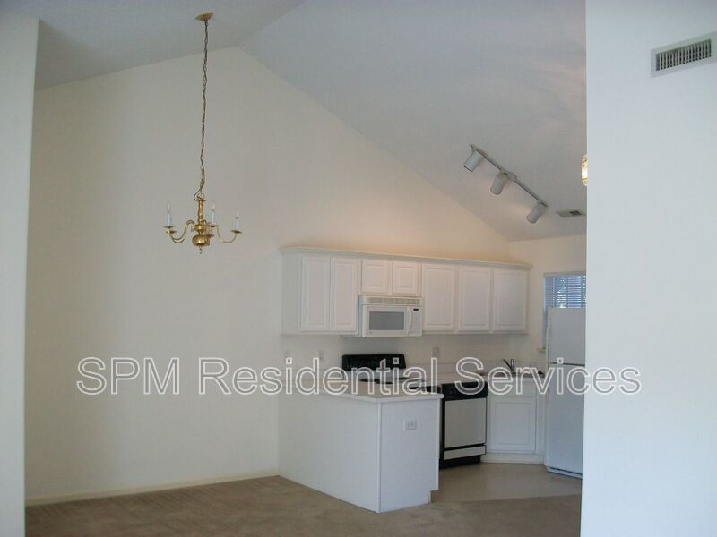 Merestone Townhouse 2 bedroom / 2 bath Midtown in Wilmington NC 28412 property image