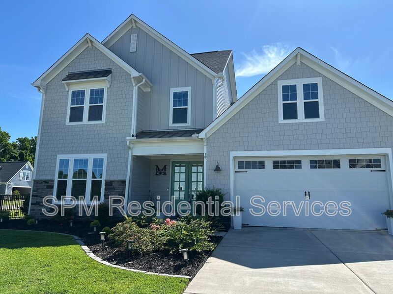 4 Bedroom 2 Story Beautiful Home with Community Pool property image