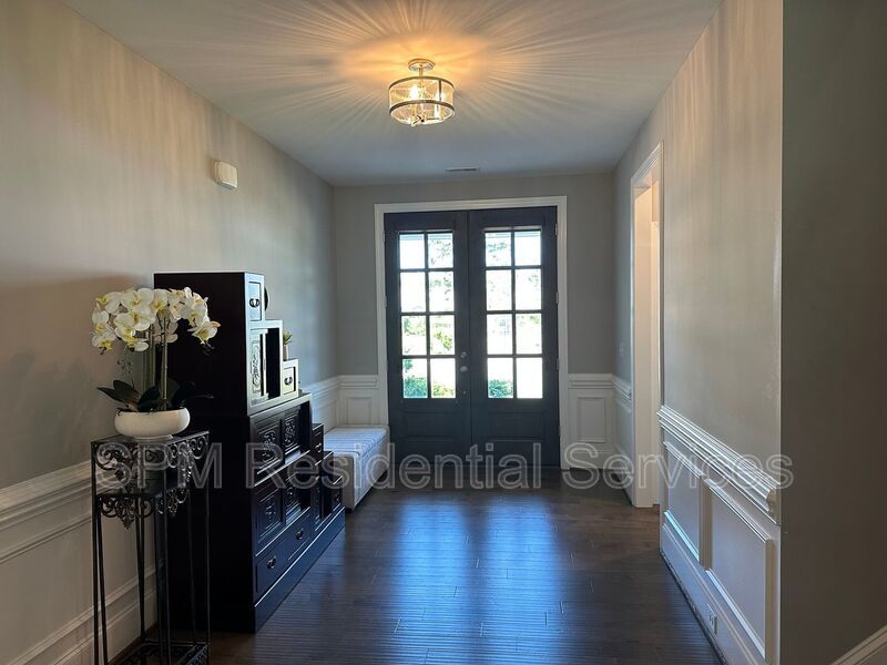 4 Bedroom 2 Story Beautiful Home with Community Pool property image