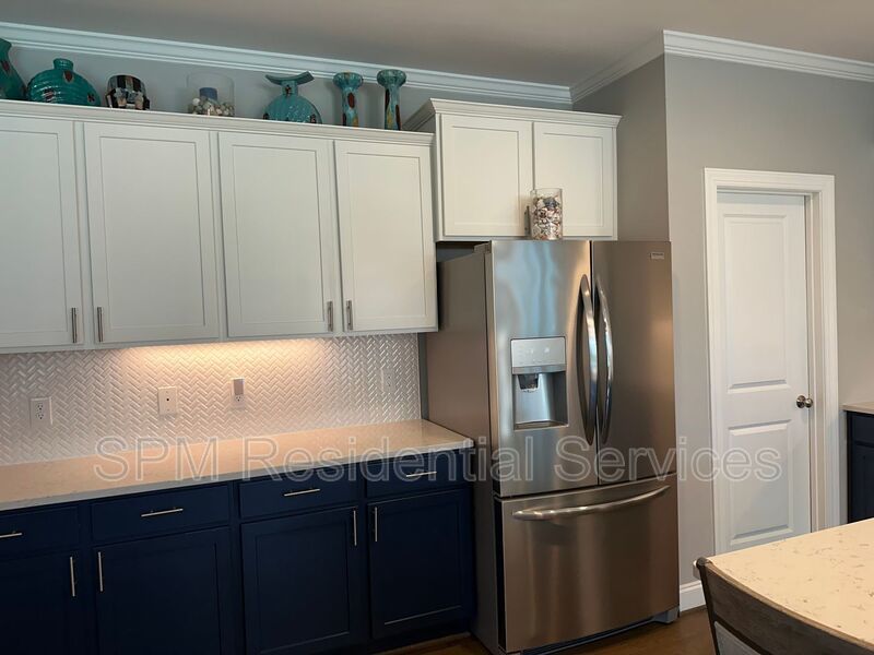 4 Bedroom 2 Story Beautiful Home with Community Pool property image
