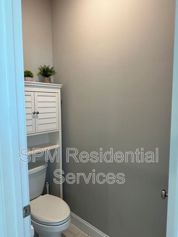 4 Bedroom 2 Story Beautiful Home with Community Pool property image