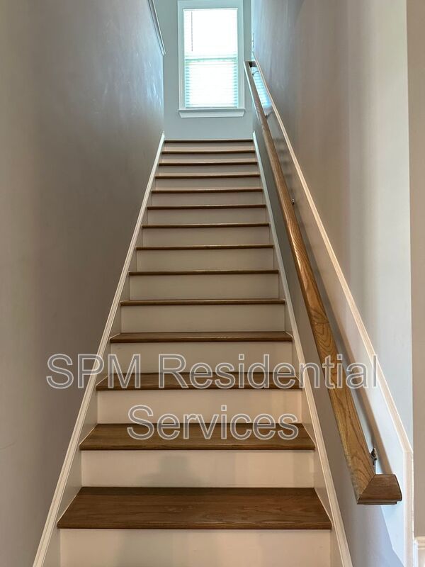 4 Bedroom 2 Story Beautiful Home with Community Pool property image