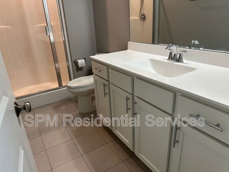 4 Bedroom 2 Story Beautiful Home with Community Pool property image