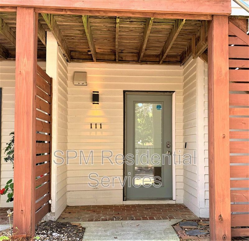 Pool, Water, Sewer, Trash Included! Close to Wrightsville Beach! property image