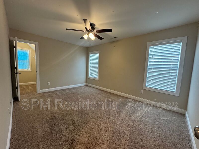 4 Bedroom, 2,400+ Sq Ft, Built 2019, 2-Car Garage, Pet Friendly - Oyster Landing property image