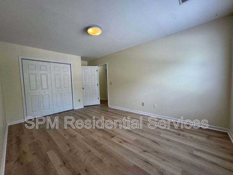 3 bedrooms close to UNCW!  Swimming Pool! property image