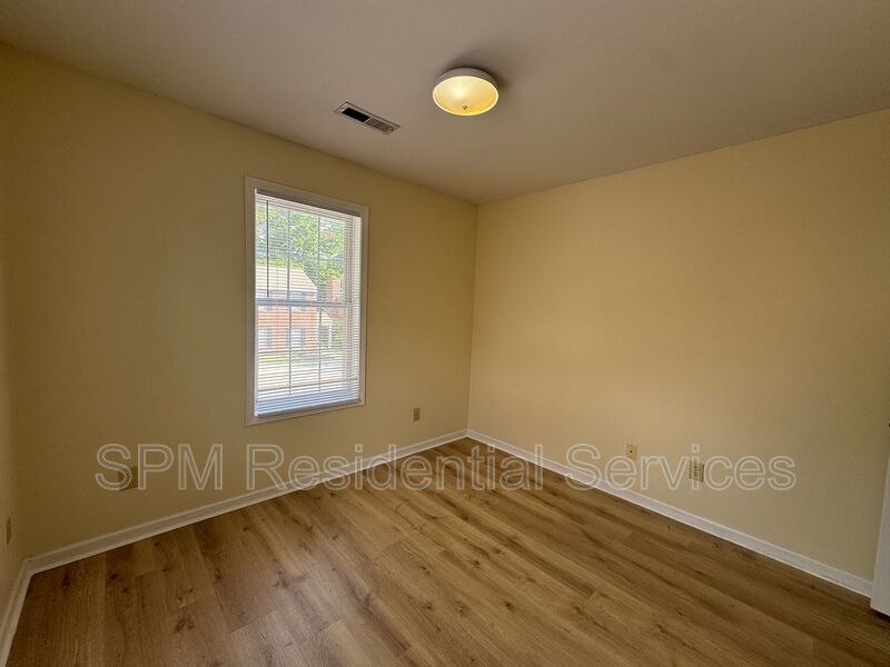 3 bedrooms close to UNCW!  Swimming Pool! property image