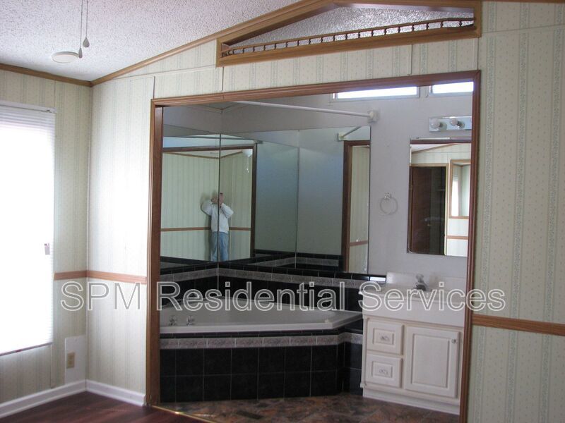 2 BEDROOM IN HAMPSTEAD, CLOSE TO WILMINGTON AND JACKSONVILLE, TOPSAIL BEACH property image