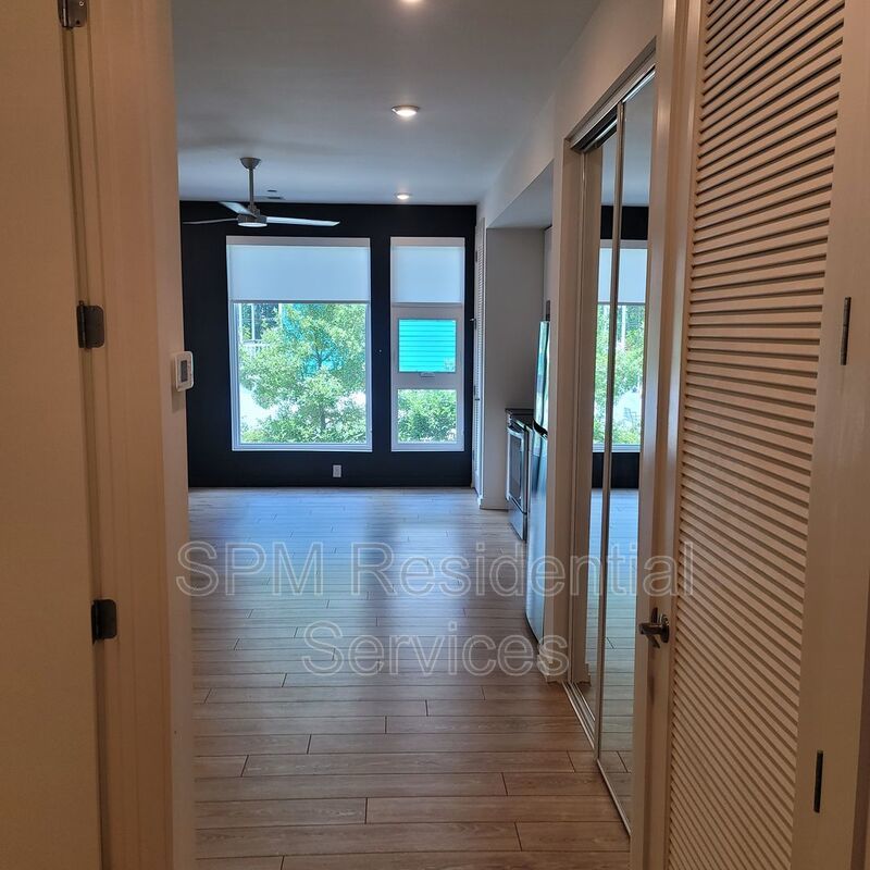 True Studio Downtown Wilmington, First Floor, Modern Design property image