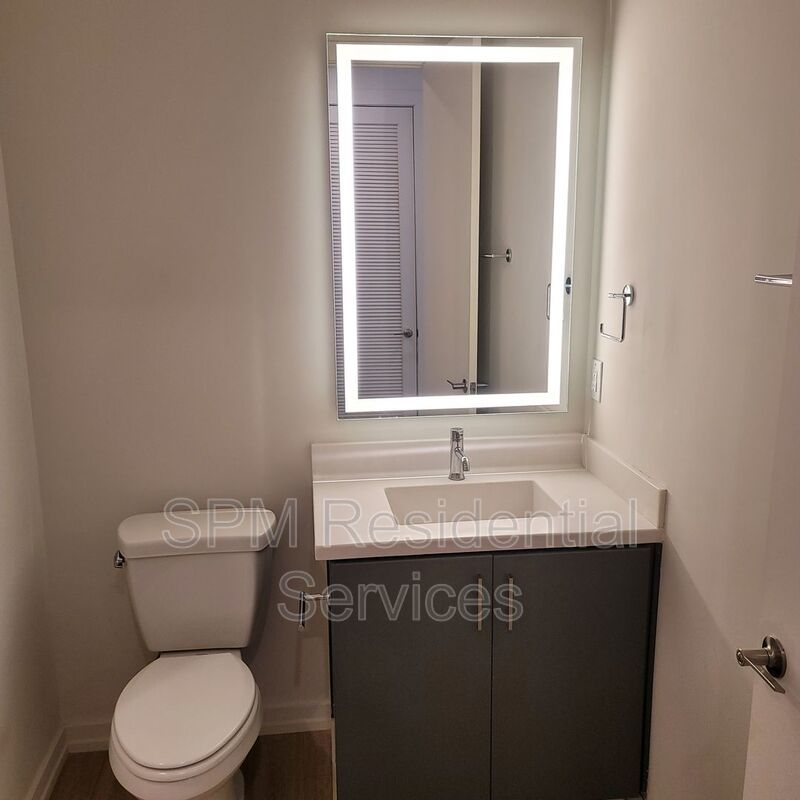 True Studio Downtown Wilmington, First Floor, Modern Design property image