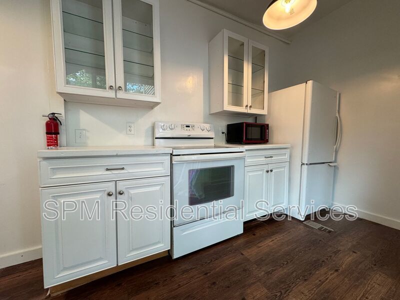 Historic Downtown Wilmington 1 Bed/1 Bath - Washer/Dryer Incl, Less Than 1 Mile from the Cape Fear Riverfront property image