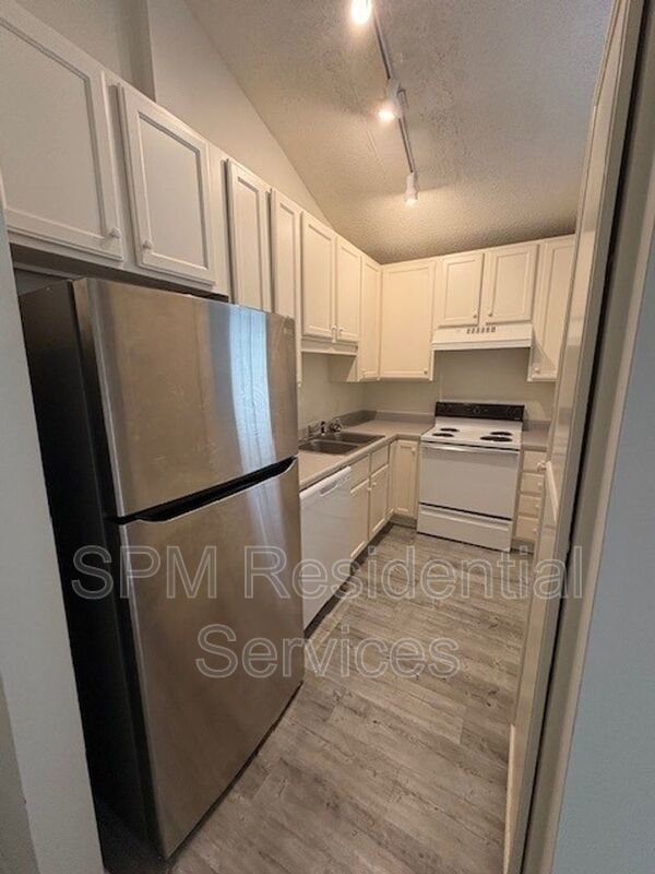 Mayfair at Hawthorne Apartments property image