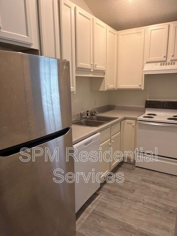 Mayfair at Hawthorne Apartments property image