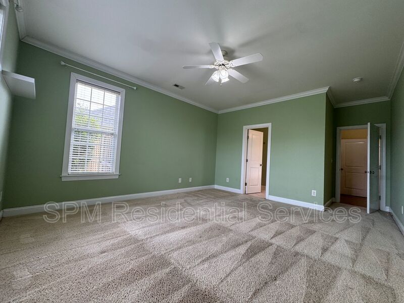 WATERFORD- LARGE FENCED IN BACKYARD, ACCESS TO ALL WATERFORD AMENITIES property image