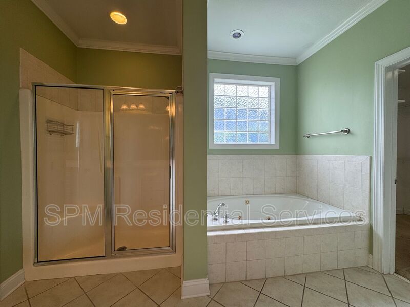 WATERFORD- LARGE FENCED IN BACKYARD, ACCESS TO ALL WATERFORD AMENITIES property image