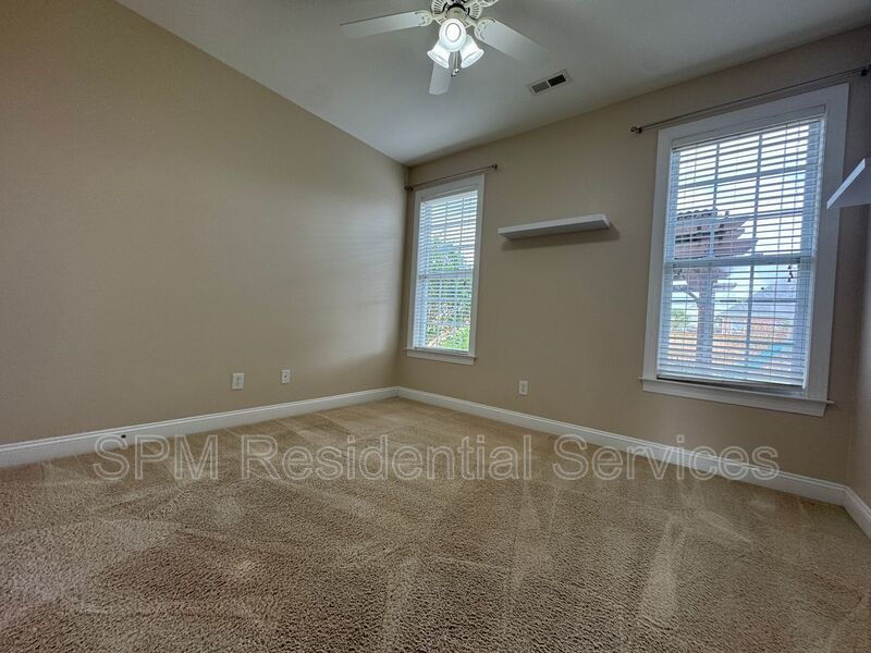 WATERFORD- LARGE FENCED IN BACKYARD, ACCESS TO ALL WATERFORD AMENITIES property image