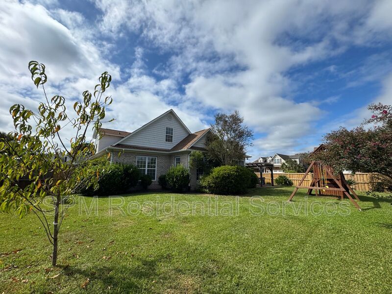 WATERFORD- LARGE FENCED IN BACKYARD, ACCESS TO ALL WATERFORD AMENITIES property image