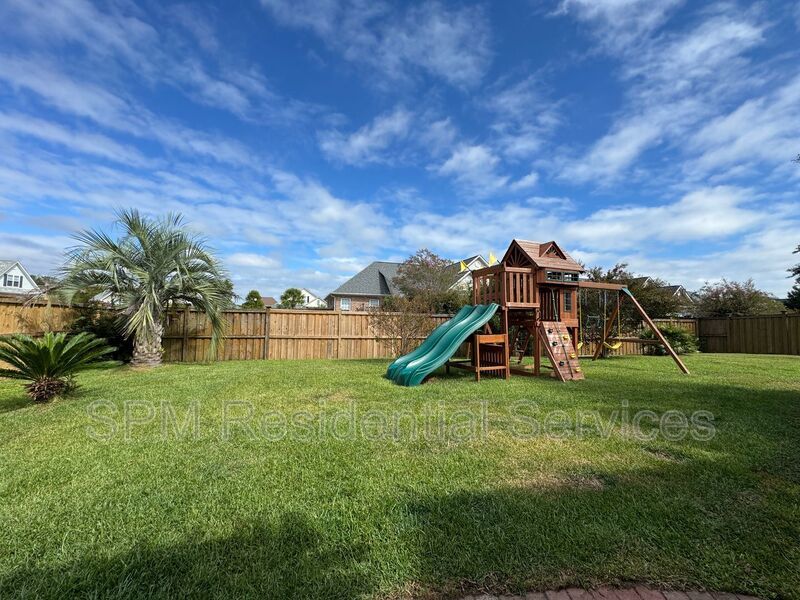 WATERFORD- LARGE FENCED IN BACKYARD, ACCESS TO ALL WATERFORD AMENITIES property image