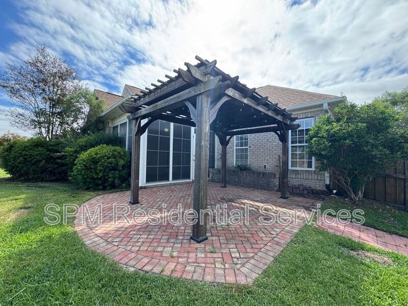 WATERFORD- LARGE FENCED IN BACKYARD, ACCESS TO ALL WATERFORD AMENITIES property image