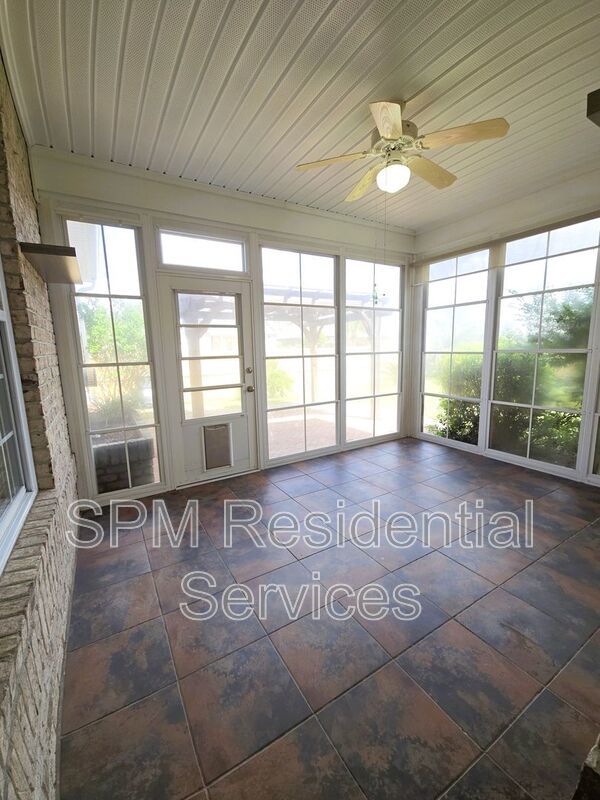 WATERFORD- LARGE FENCED IN BACKYARD, ACCESS TO ALL WATERFORD AMENITIES property image