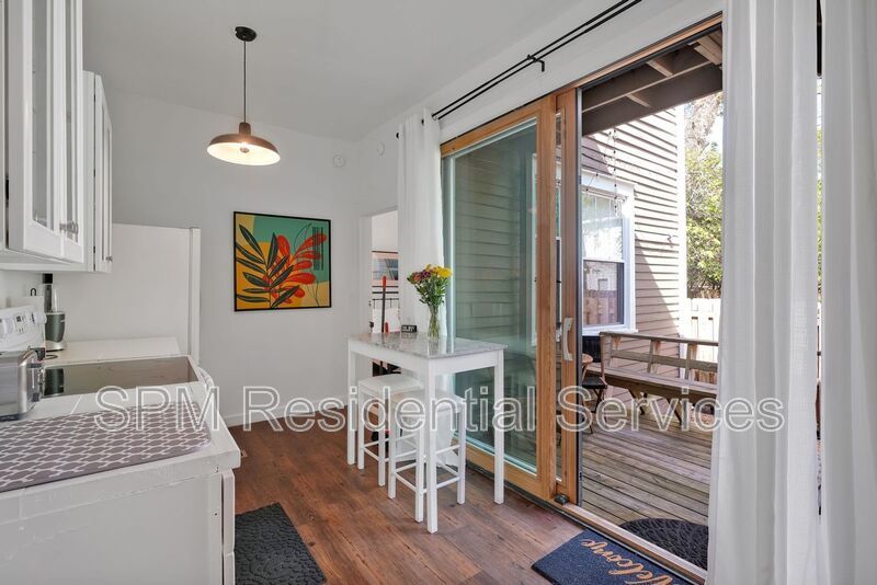 Historic Downtown Wilmington 1 Bed/1 Bath - Washer/Dryer Incl, Less Than 1 Mile from the Cape Fear Riverfront property image