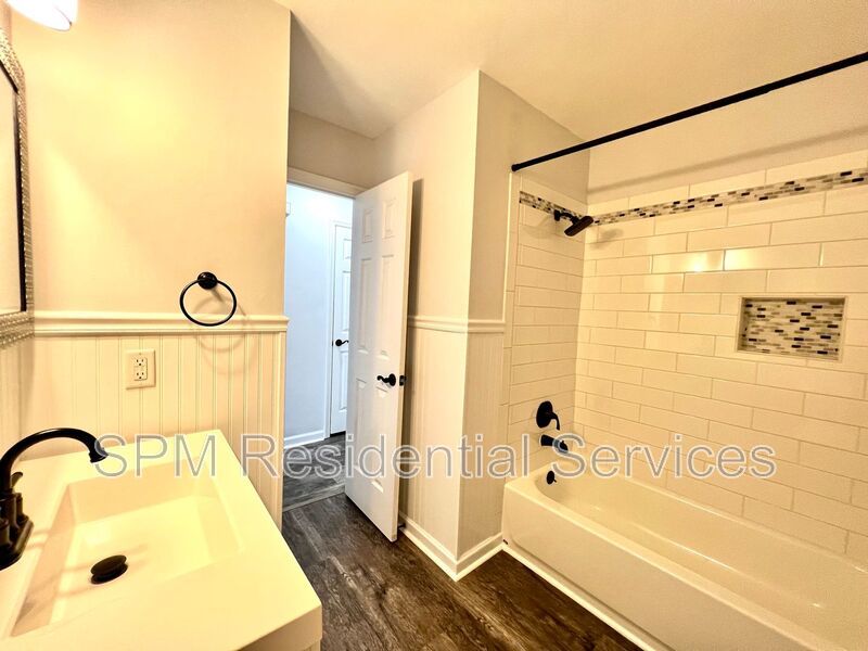 2 Bedroom Home on North End Downtown property image