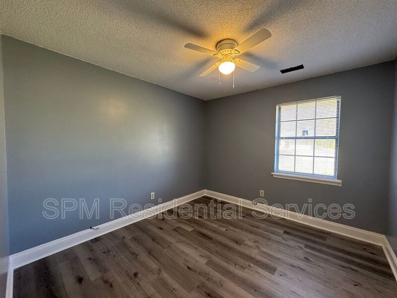 Castle Hayne - 3 Bed/1.5 Bath - Single Story Home, Large Fenced In Yard, Bonus Storage Shed property image