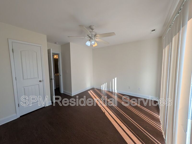 Southside - 1 Bed/1 Bath -  Luxury Vinyl Plank Flooring, Open Concept, Near Downtown property image