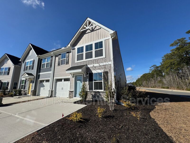 NO APPLICATION FEE, Two Story Townhome, Community Amenities property image