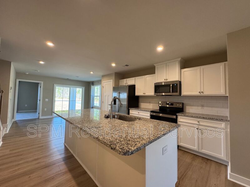 NO APPLICATION FEE, Two Story Townhome, Community Amenities property image