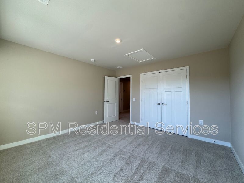 NO APPLICATION FEE, Two Story Townhome, Community Amenities property image