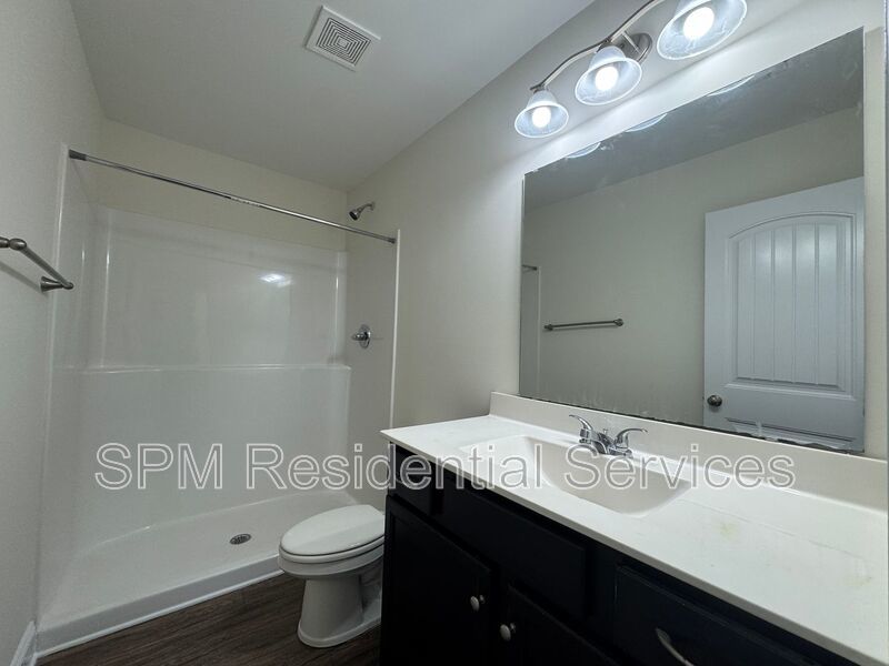 Southside Downtown Wilmington - Two Story Home, Open Concept, Luxury Vinyl Plank Flooring property image