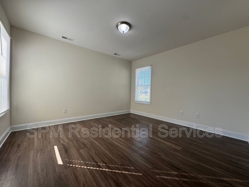 Southside Downtown Wilmington - Two Story Home, Open Concept, Luxury Vinyl Plank Flooring property image