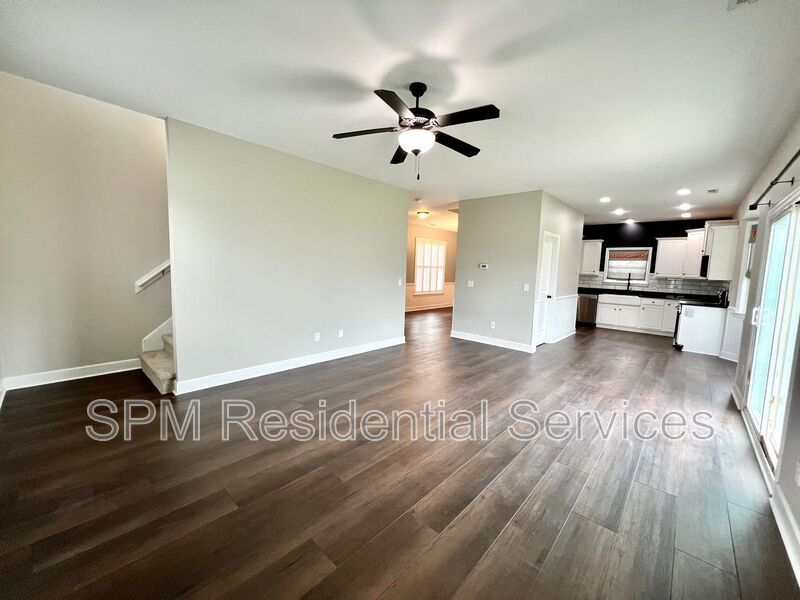 4 Bedroom/ 2.5 Bathrooms in Beautiful neighborhood in Rocky Point property image