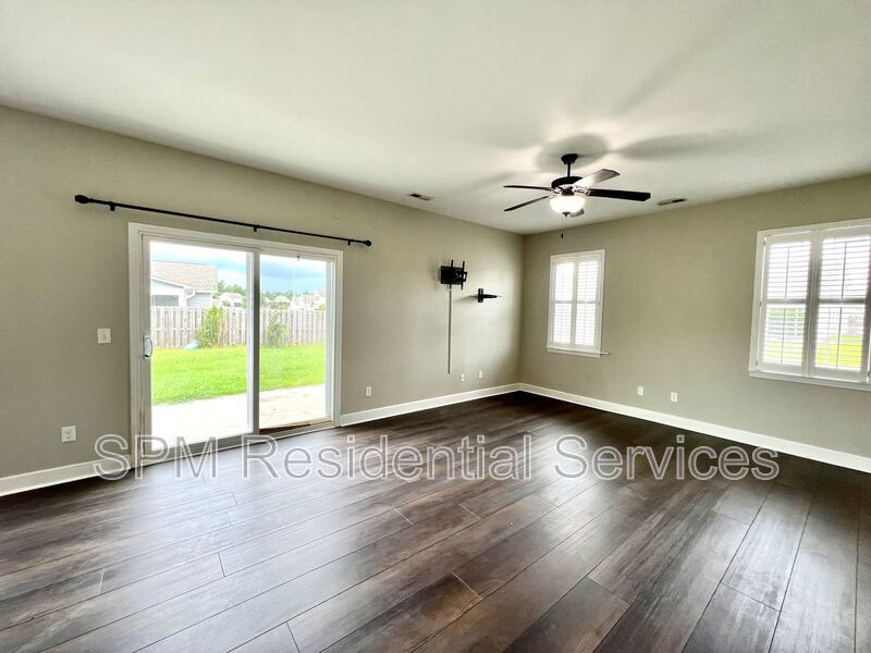 4 Bedroom/ 2.5 Bathrooms in Beautiful neighborhood in Rocky Point property image