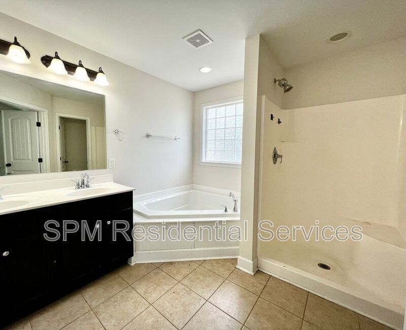 4 Bedroom/ 2.5 Bathrooms in Beautiful neighborhood in Rocky Point property image